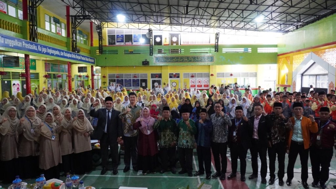 Santri Ikuti Kegiatan Perkemahan Tahunan